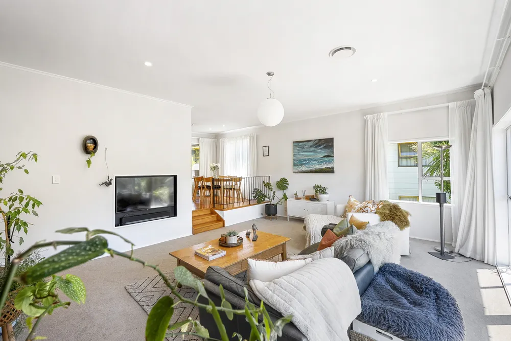 Photos of 118 Roseberry Avenue