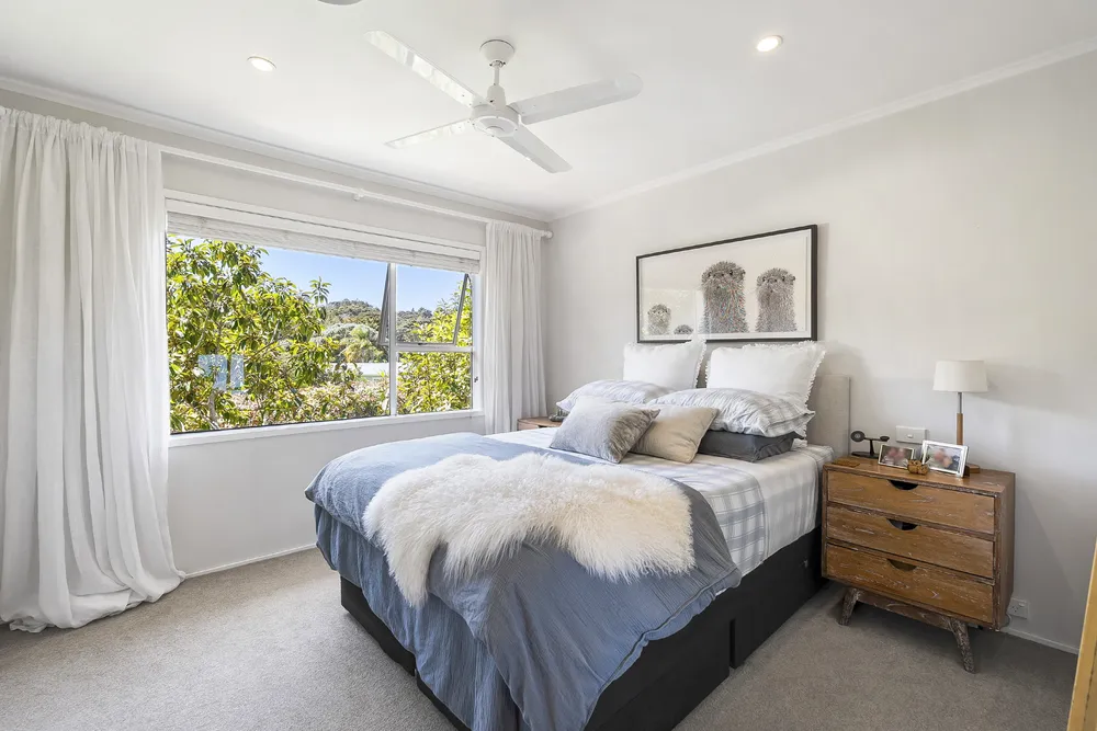 Photos of 118 Roseberry Avenue