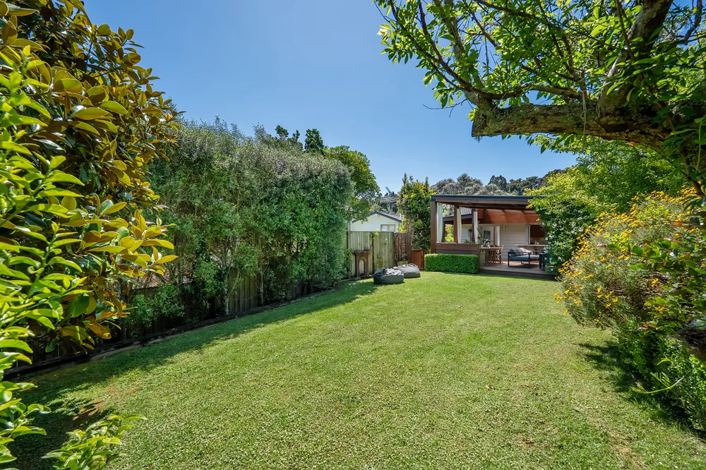 Photos of 118 Roseberry Avenue