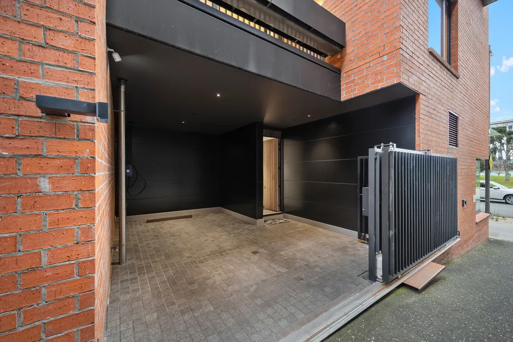 Photos of 9/143 Pakenham Street West