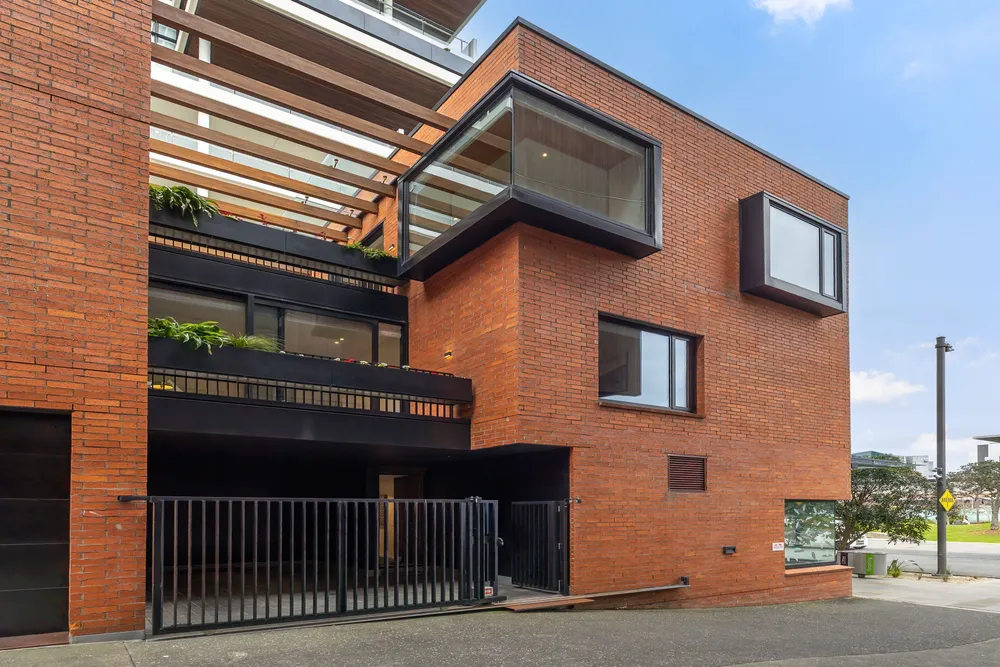 Photos of 9/143 Pakenham Street West