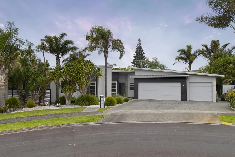 Photos of 67 Lough Bourne Drive