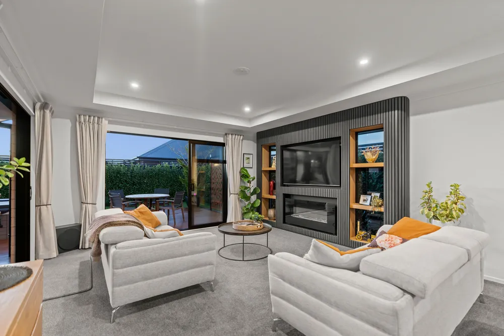 Photos of 44 Sandhurst Drive