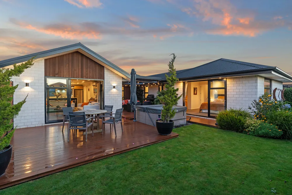 Photos of 44 Sandhurst Drive