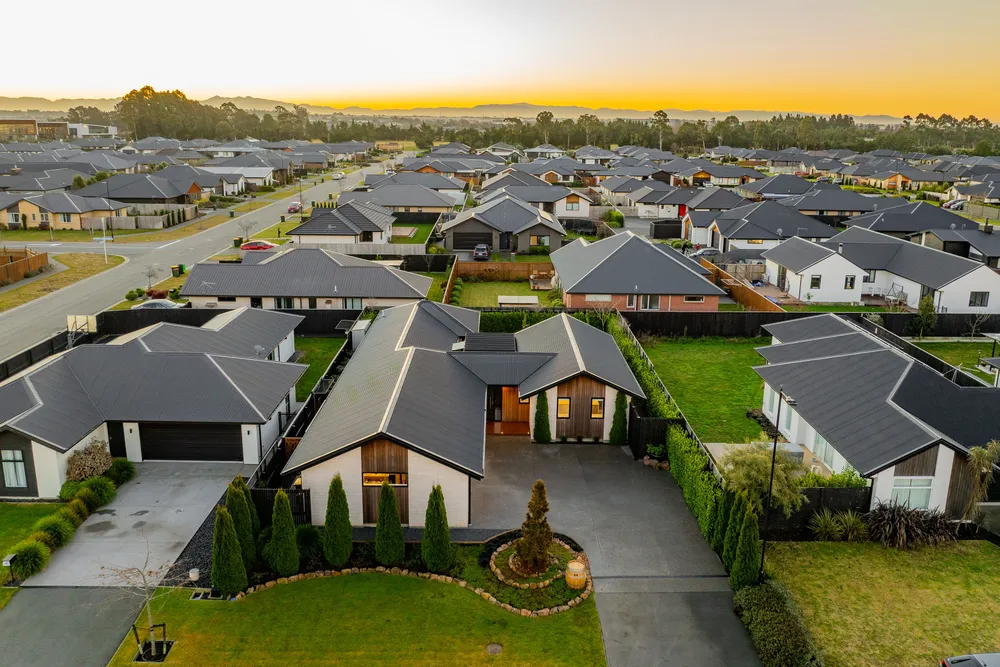 Photos of 44 Sandhurst Drive