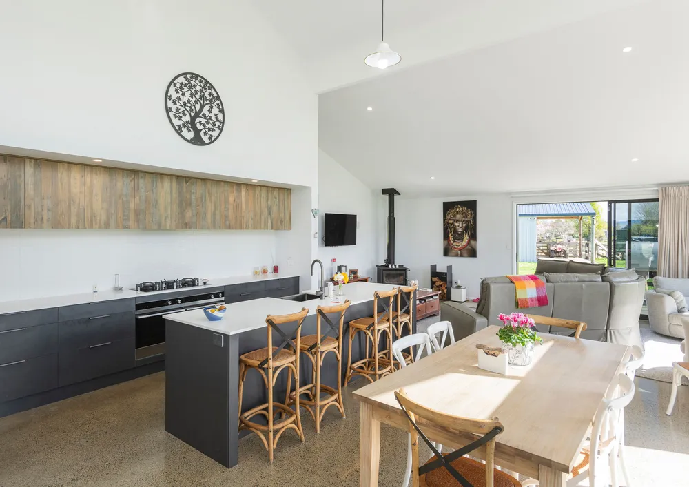 Photos of 82 Hansen Road