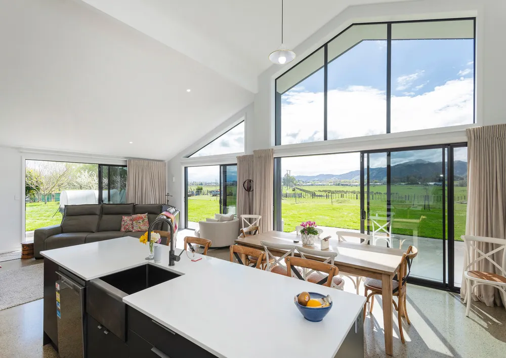 Photos of 82 Hansen Road