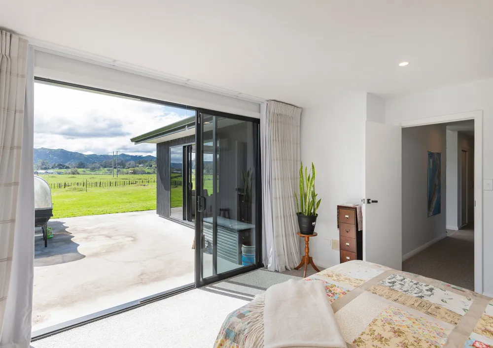 Photos of 82 Hansen Road