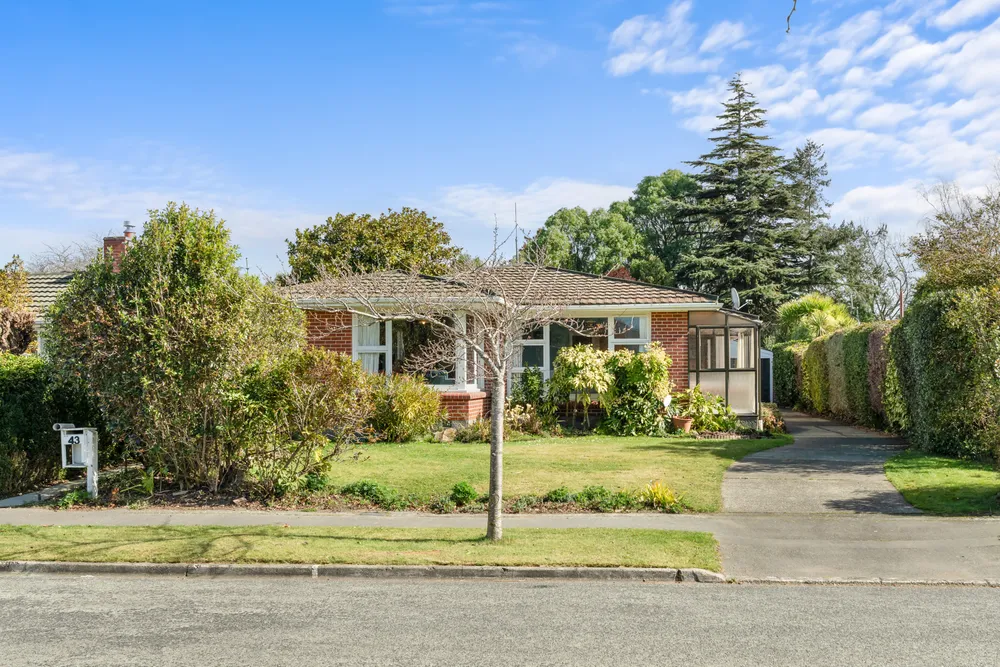 Photos of 43 Longmuir Street