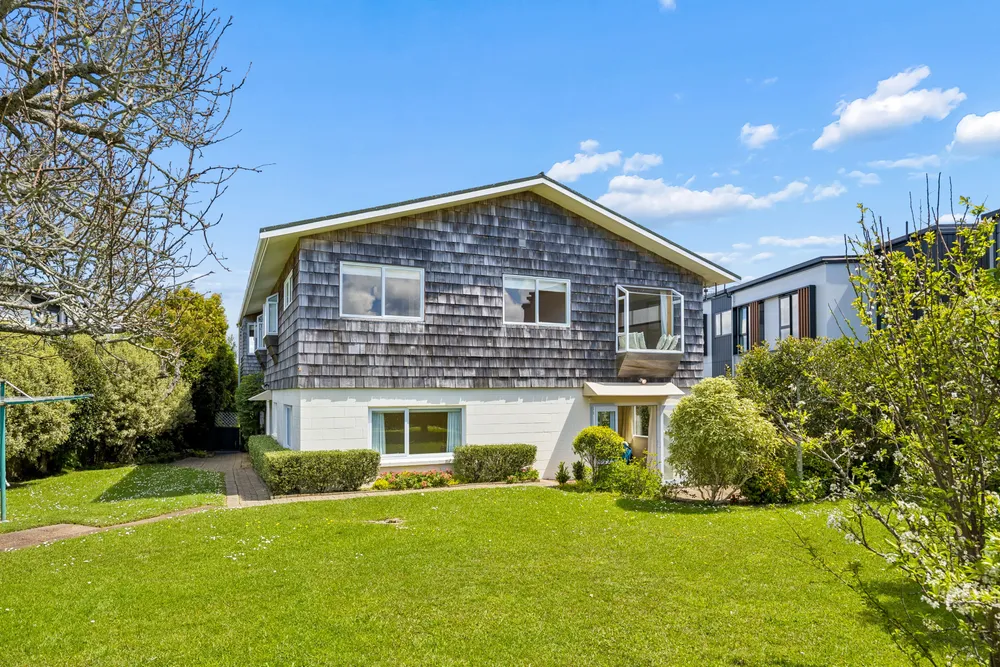 Photos of 36 Waller Avenue