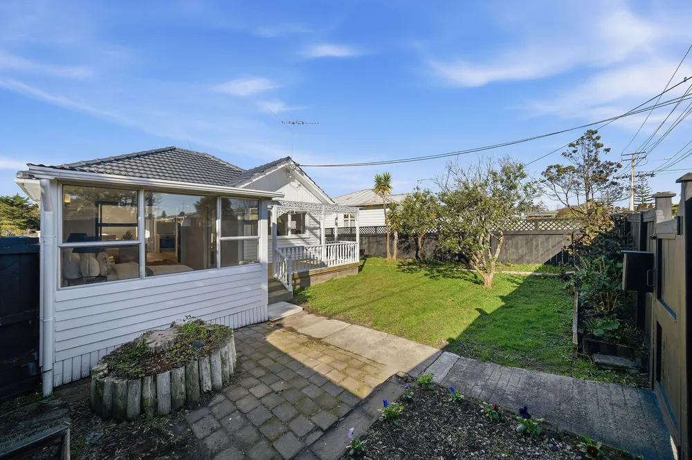 Photos of 1/44 Titirangi Road