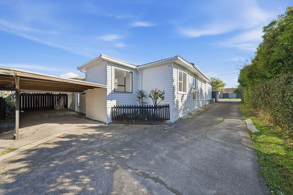Photos of 1/44 Titirangi Road