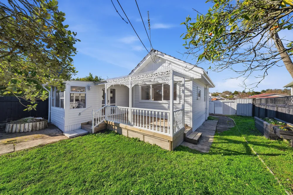 Photos of 1/44 Titirangi Road