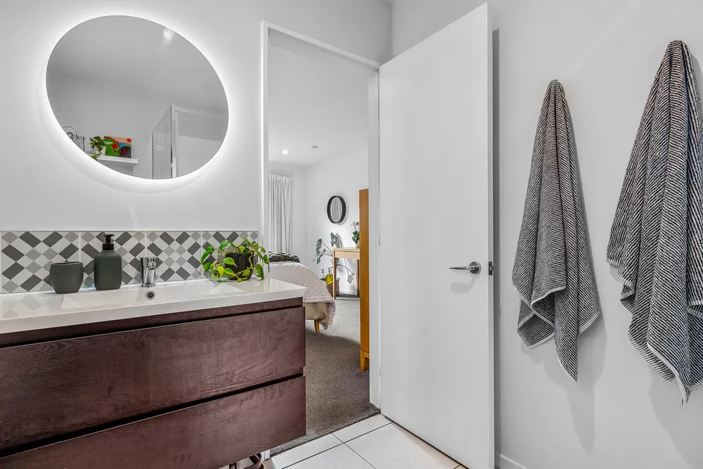 Photos of 30 Wetherfield Lane