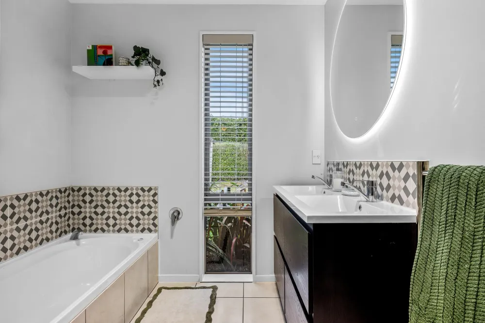 Photos of 30 Wetherfield Lane