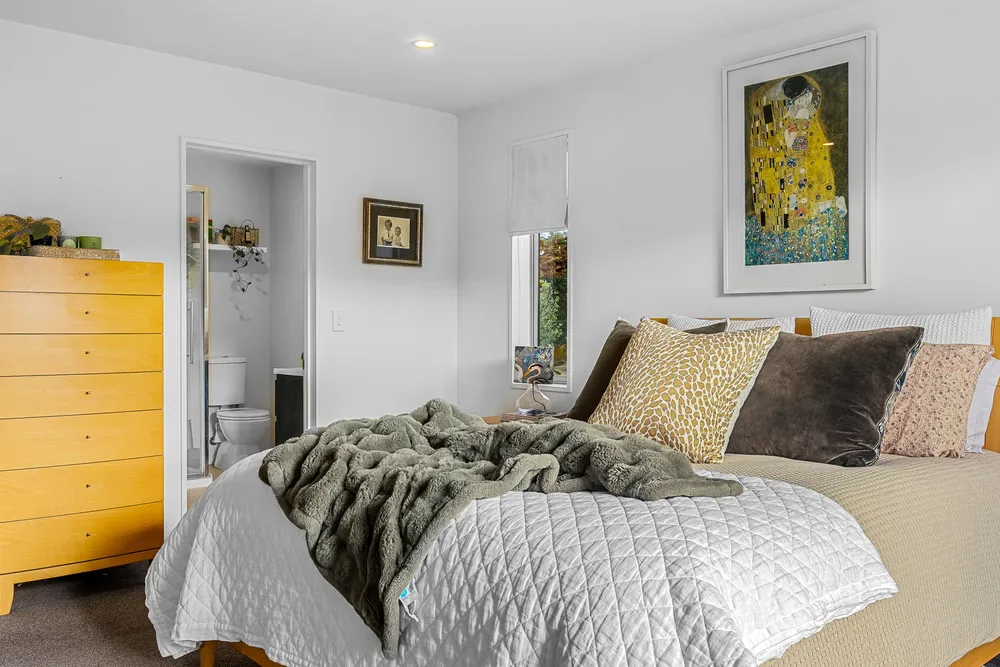 Photos of 30 Wetherfield Lane