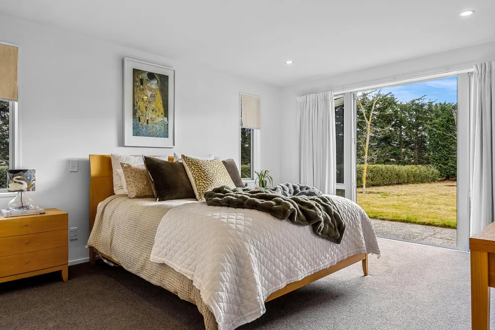 Photos of 30 Wetherfield Lane