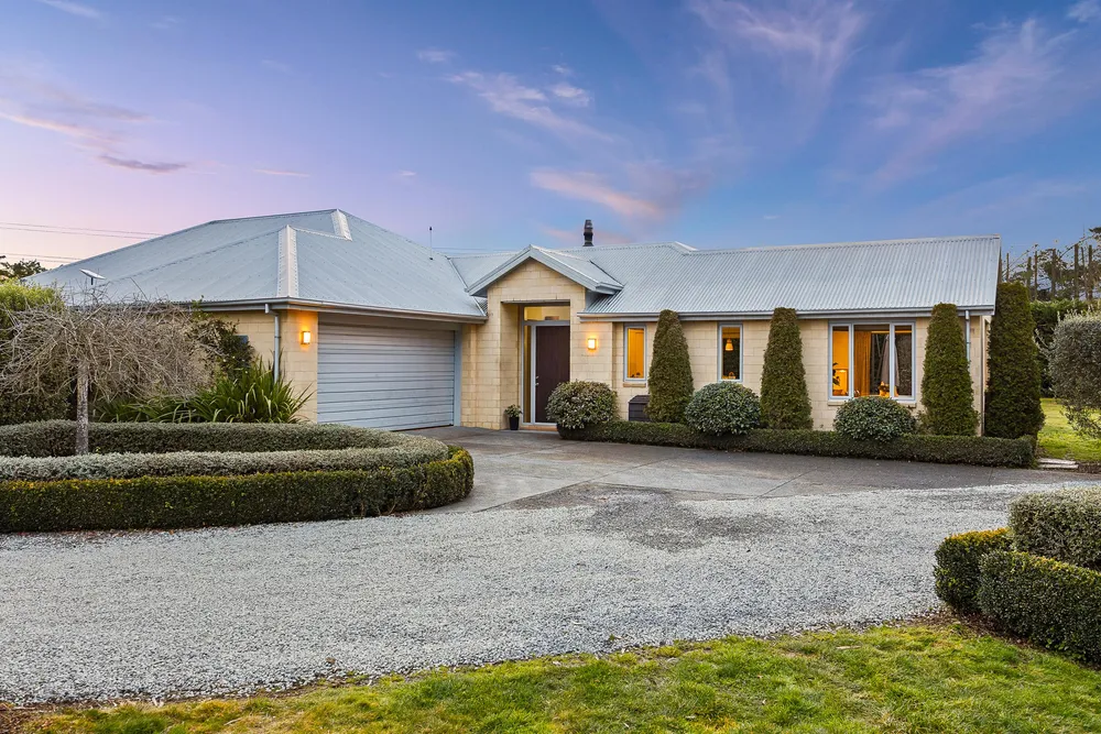 Photos of 30 Wetherfield Lane