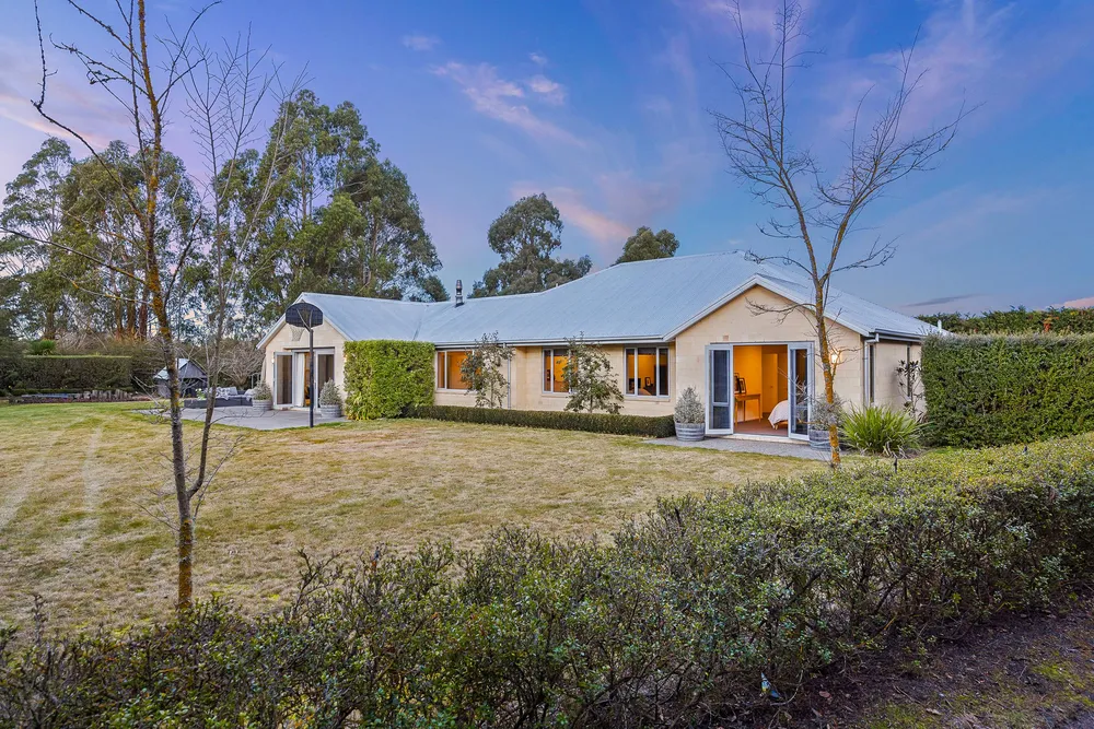 Photos of 30 Wetherfield Lane