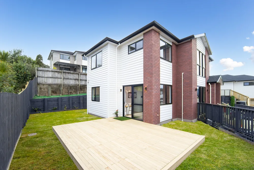 Photos of 18 Mara Way