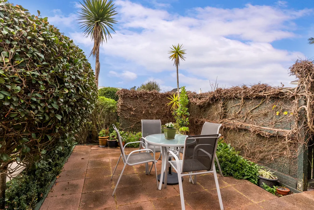 Photos of 126 St Johns Road