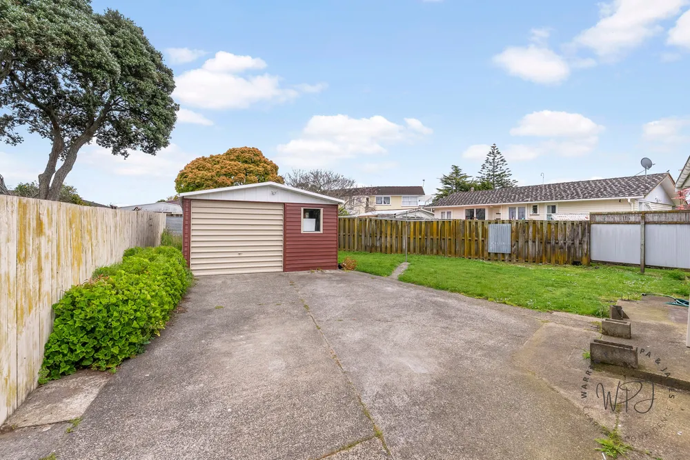 Photos of 40 Beeston Crescent