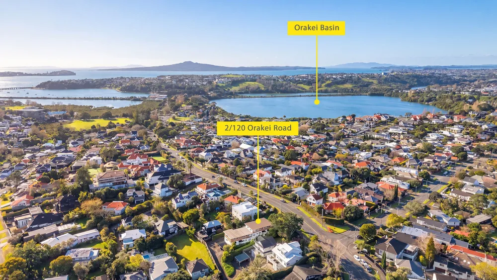 Photos of 2/120 Orakei Road