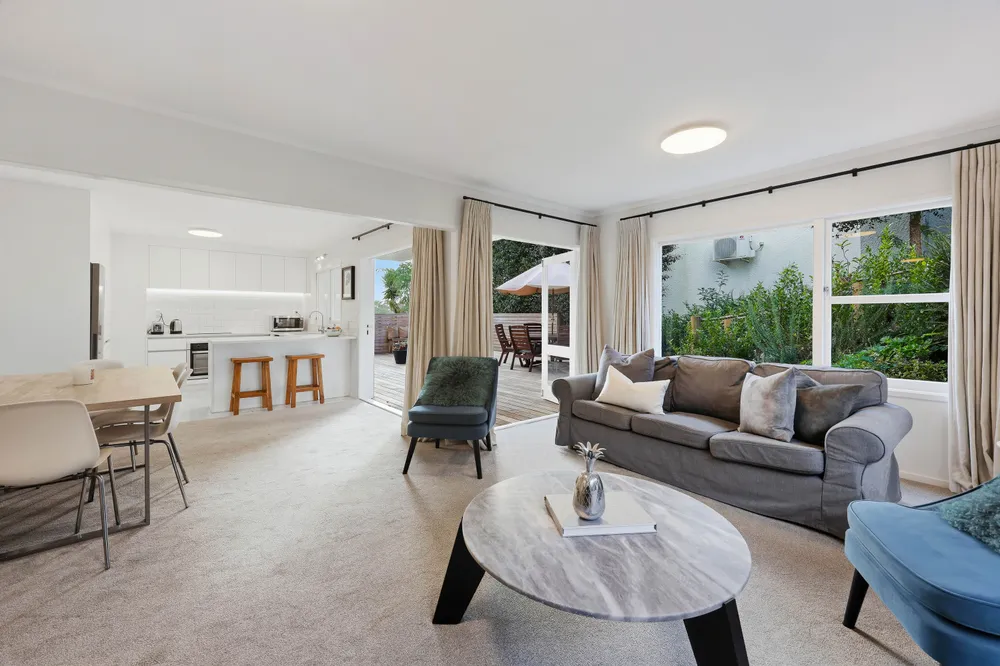 Photos of 2/120 Orakei Road