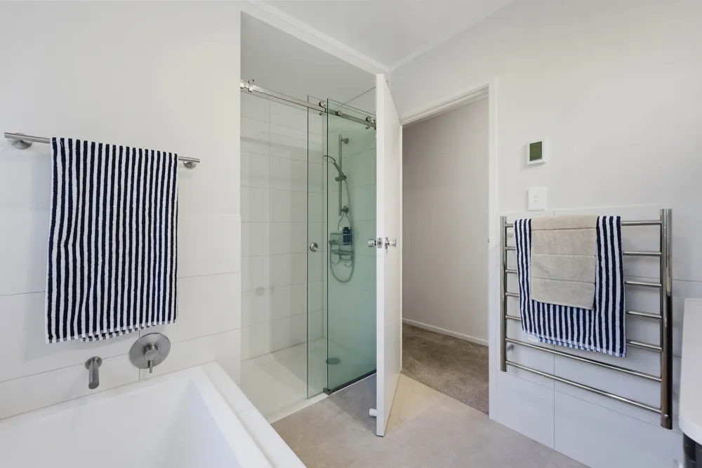 Photos of 2/120 Orakei Road