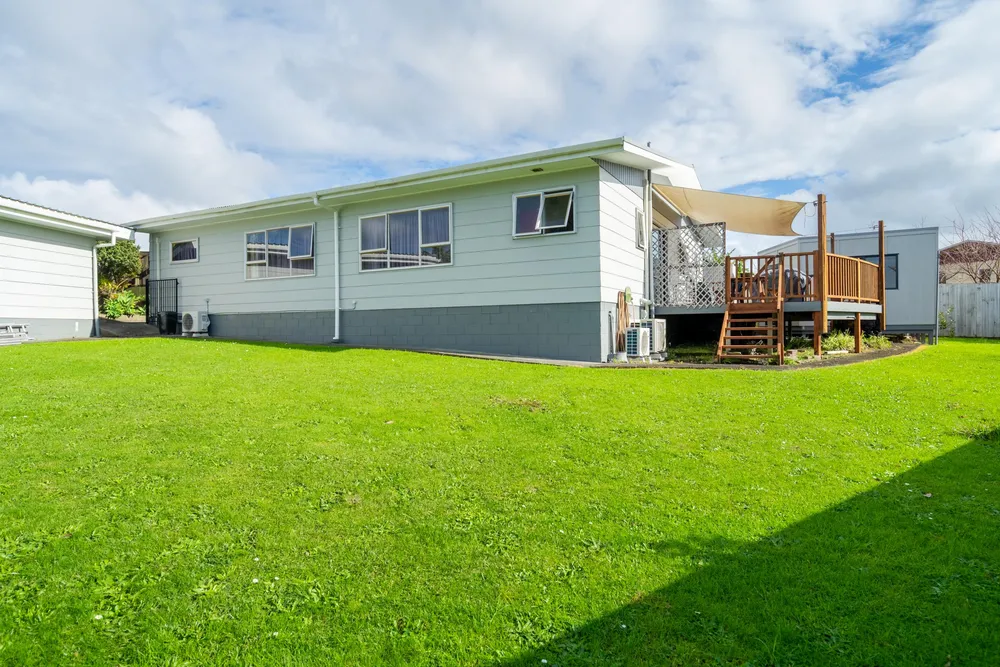 Photos of 64 Tapper Crescent