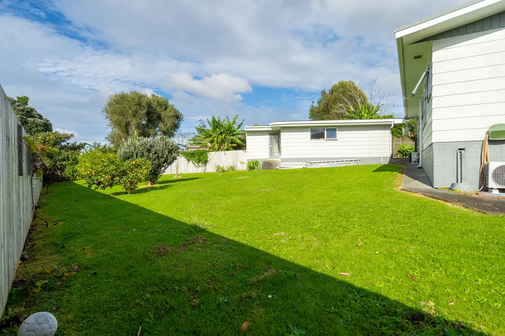 Photos of 64 Tapper Crescent