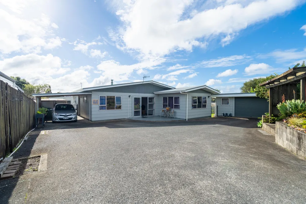 Photos of 64 Tapper Crescent