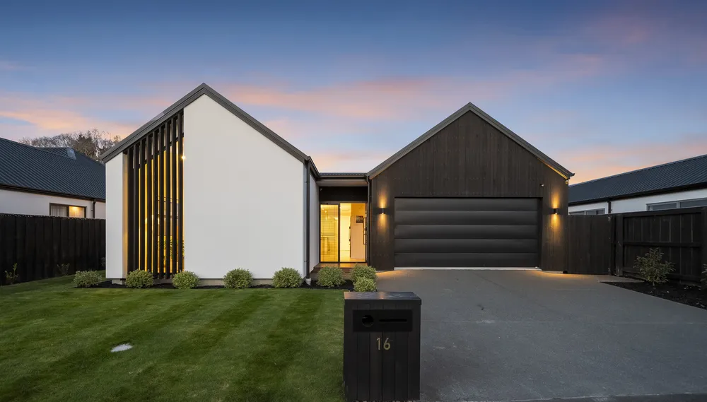 Photos of 16 Kopper Crescent