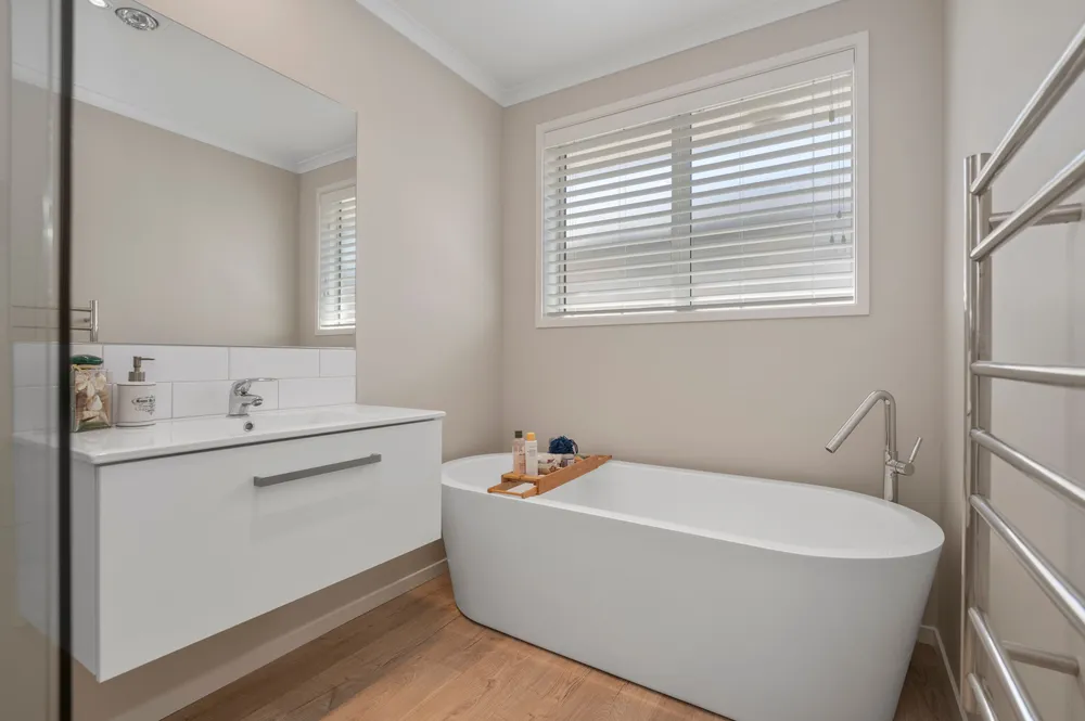 Photos of 6 Oka Street