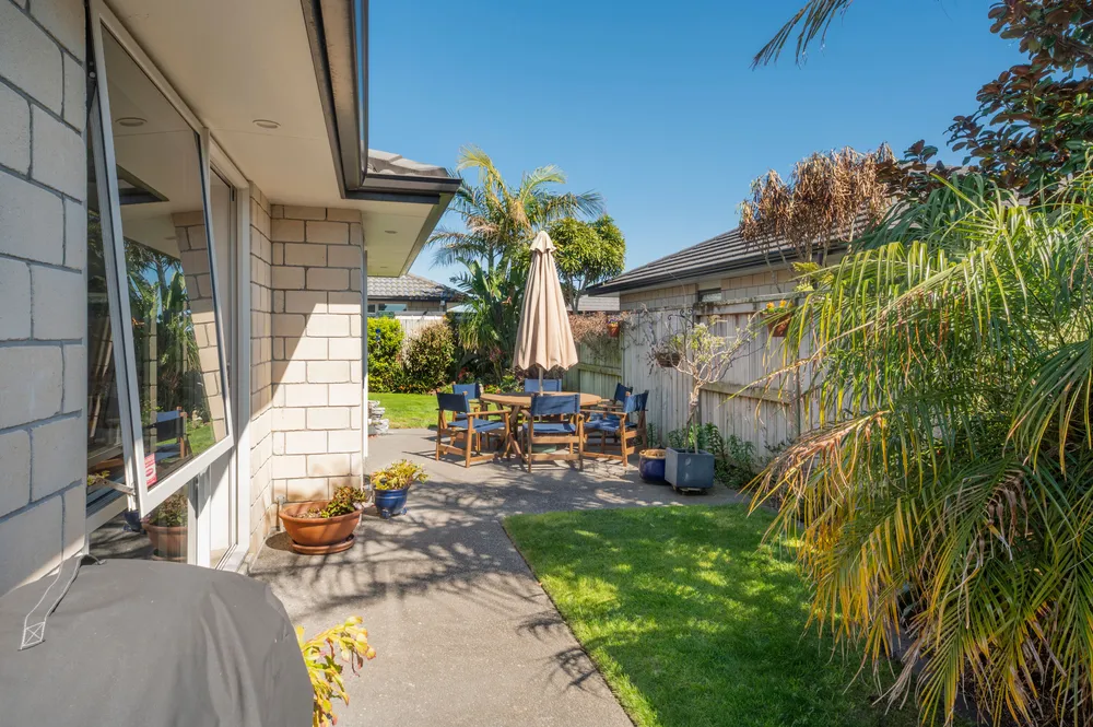 Photos of 6 Oka Street