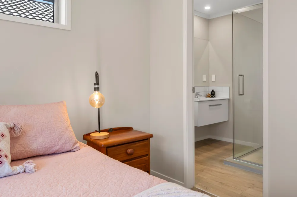 Photos of 6 Oka Street