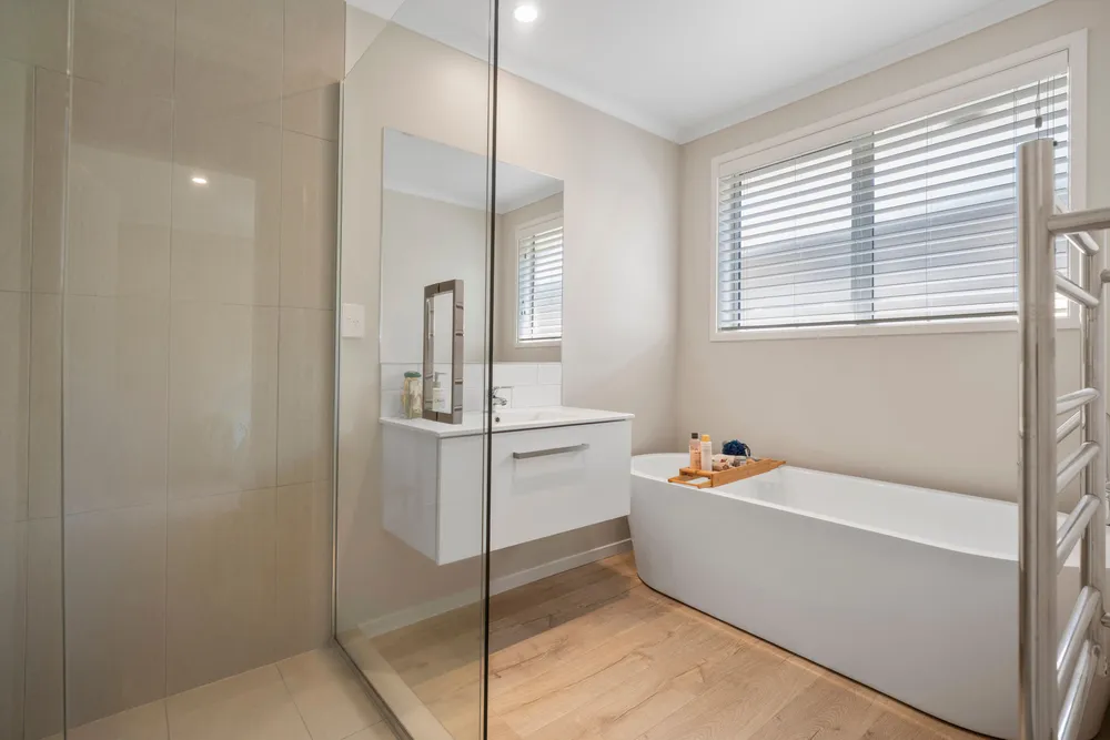 Photos of 6 Oka Street