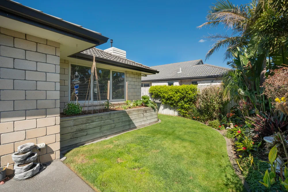 Photos of 6 Oka Street