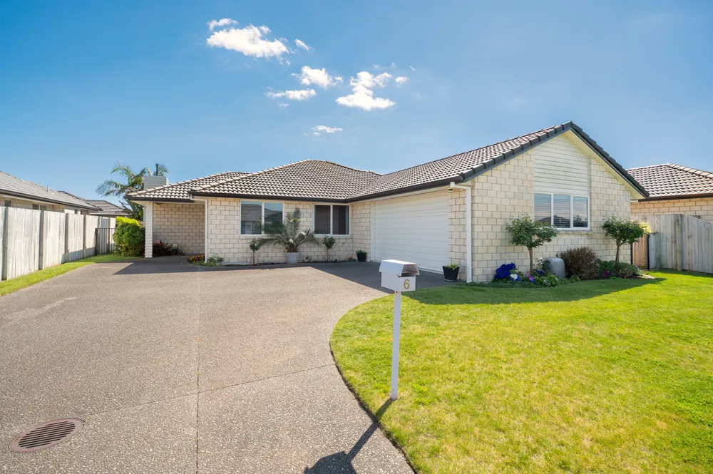 Photos of 6 Oka Street