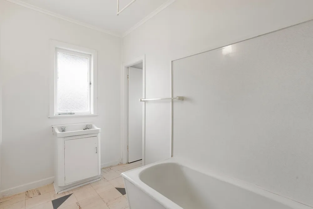 Photos of 79A White Swan Road