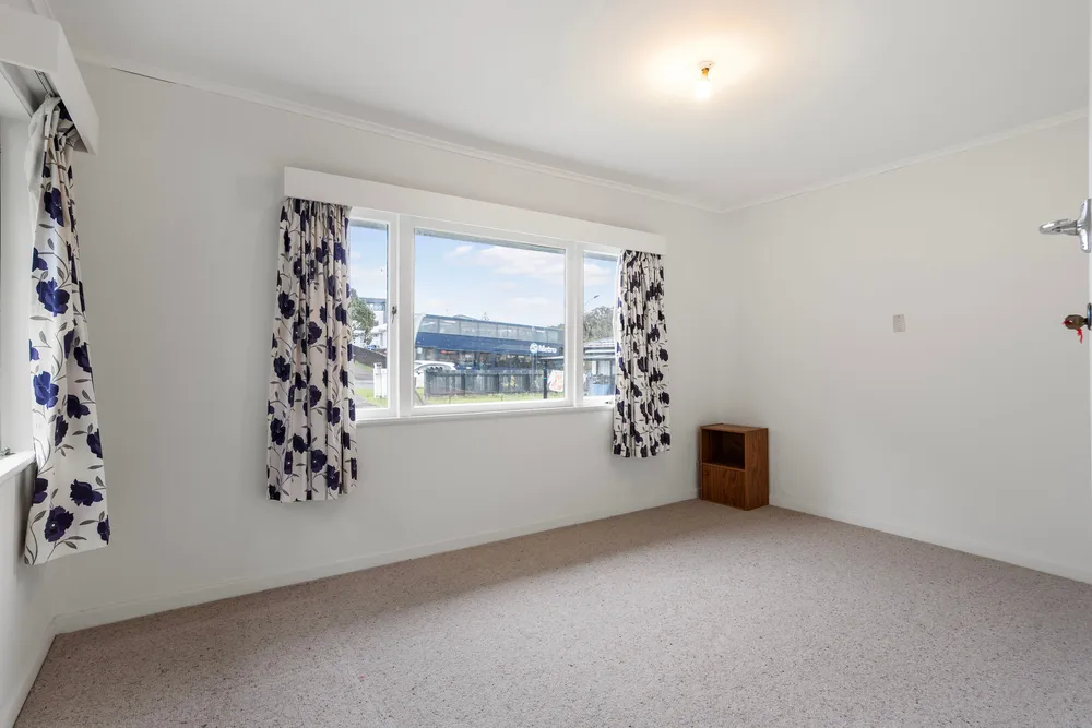 Photos of 79A White Swan Road