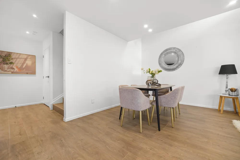 Photos of 17A Winhall Rise