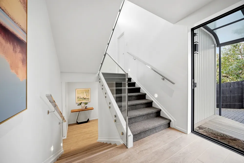 Photos of 17A Winhall Rise
