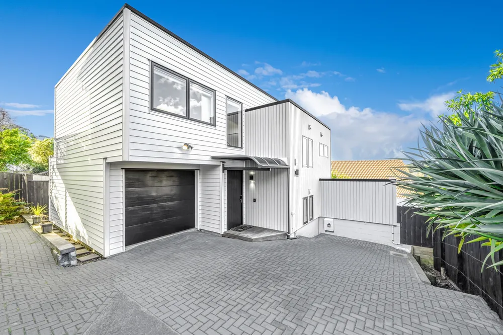 Photos of 17A Winhall Rise