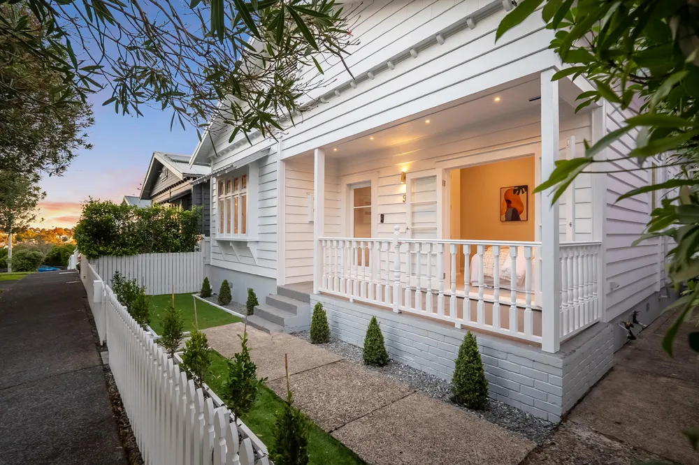 Photos of 9 Provost Street