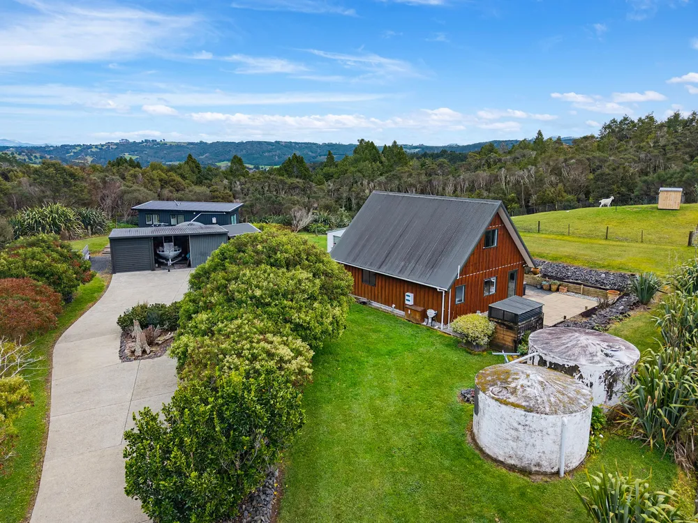 Photos of 233 Pigs Head Road