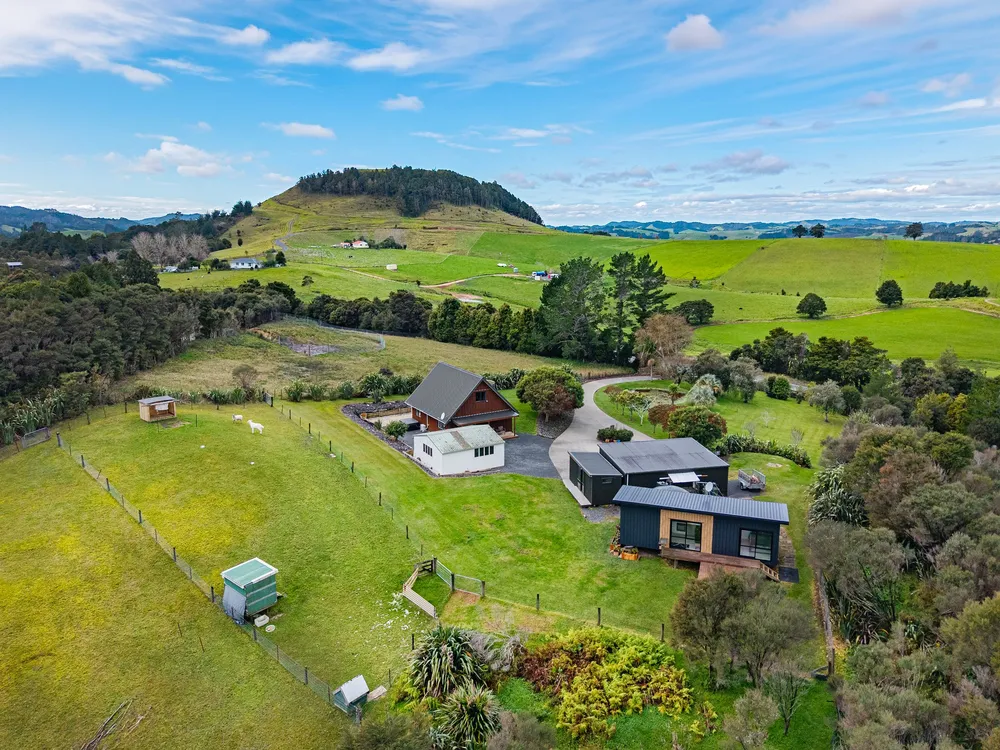 Photos of 233 Pigs Head Road