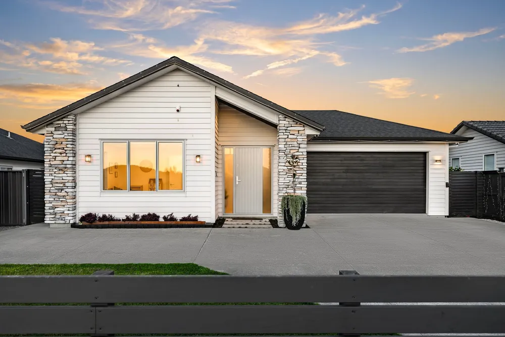 Photos of 7 Walter Ruddock Avenue