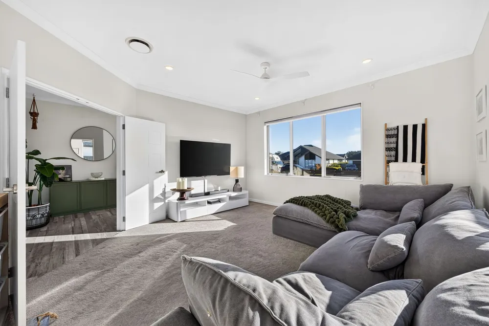 Photos of 7 Walter Ruddock Avenue