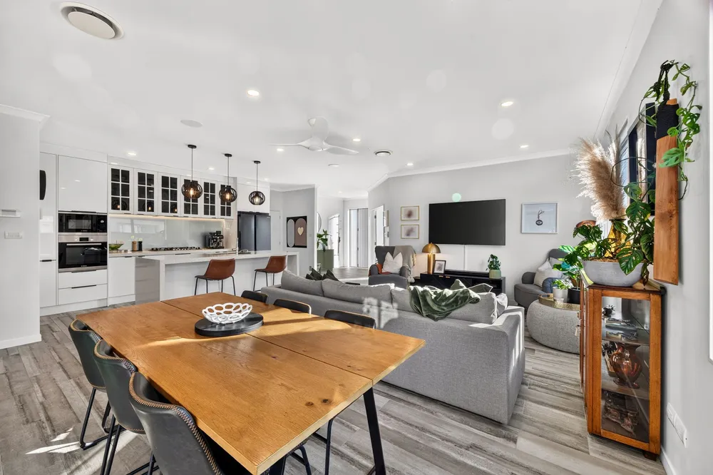 Photos of 7 Walter Ruddock Avenue